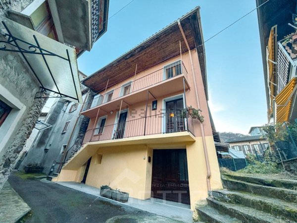 casa indipendente in vendita a Canossa in zona Cerezzola
