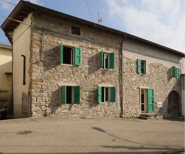 casa indipendente in vendita a Canossa in zona Roncovetro