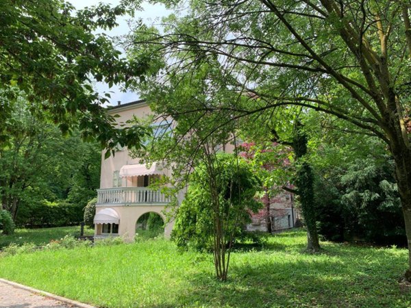 casa indipendente in vendita a Correggio