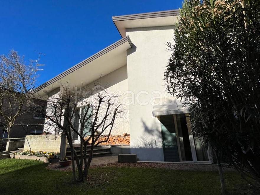 casa indipendente in vendita a Correggio