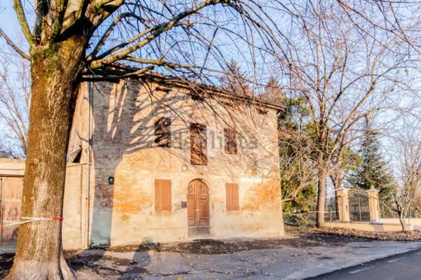 pentavano in vendita a Correggio