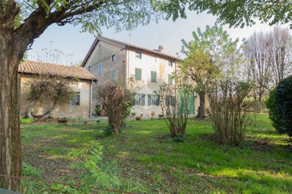 casa indipendente in vendita a Correggio in zona San Martino