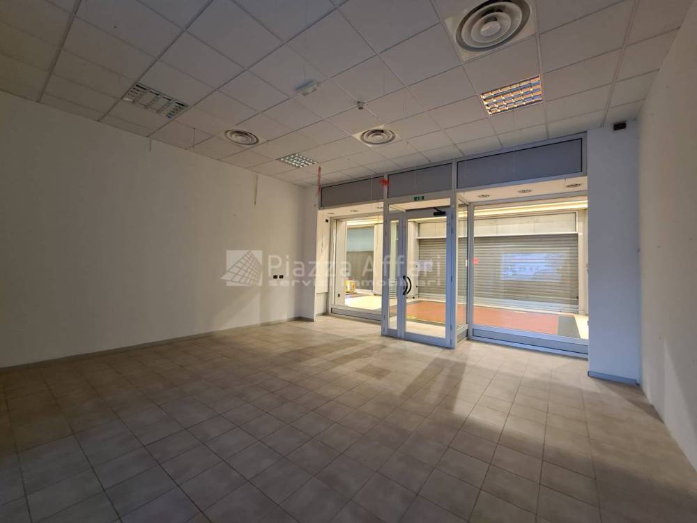 locale commerciale in vendita a Correggio