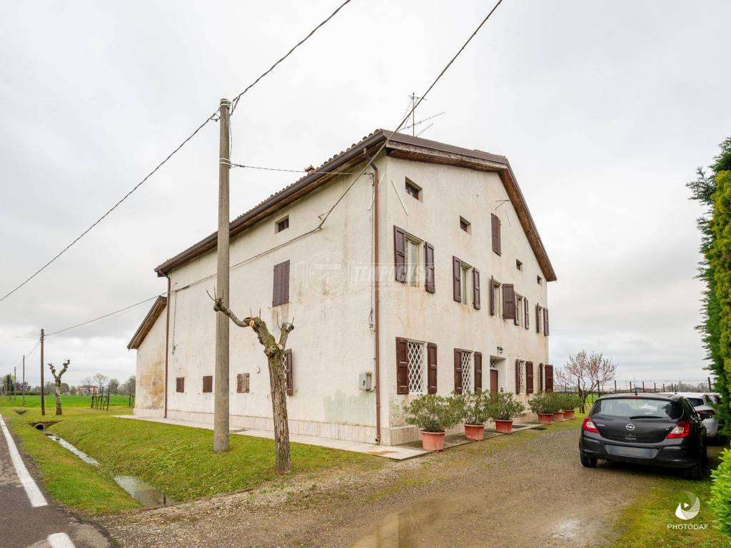 casa indipendente in vendita a Correggio