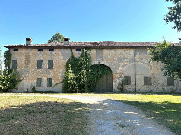 casale in vendita a Correggio