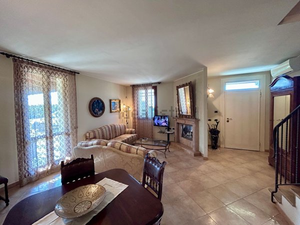 casa indipendente in vendita a Correggio