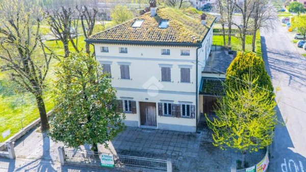 casa indipendente in vendita a Correggio