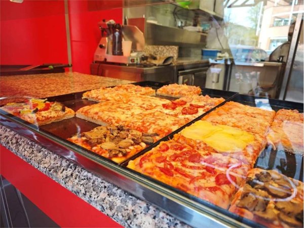 negozio in vendita a Correggio