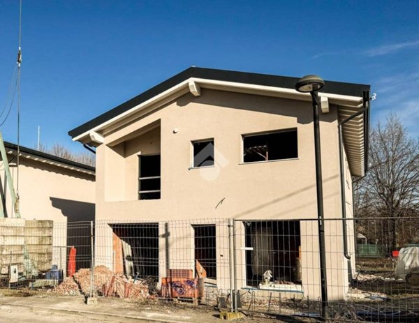 casa indipendente in vendita a Correggio