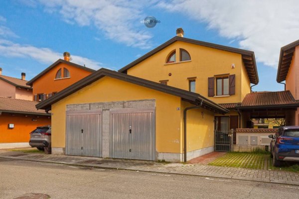 casa indipendente in vendita a Correggio