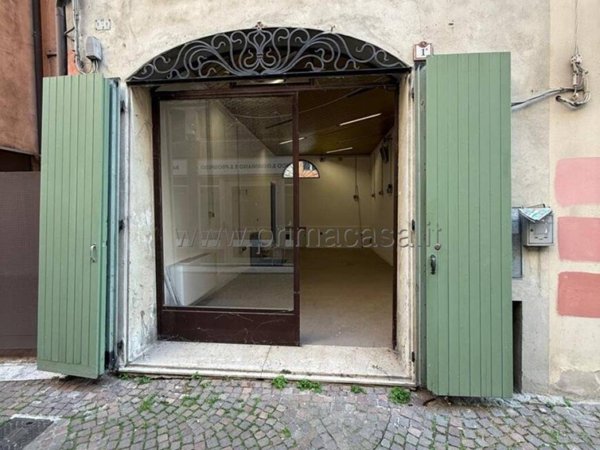 negozio in vendita a Correggio