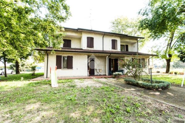 casa indipendente in vendita a Correggio in zona Fosdondo