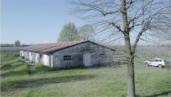 terreno edificabile in vendita a Correggio