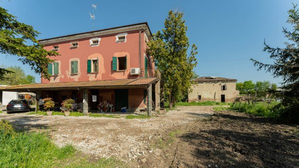 casa indipendente in vendita a Correggio in zona Fosdondo