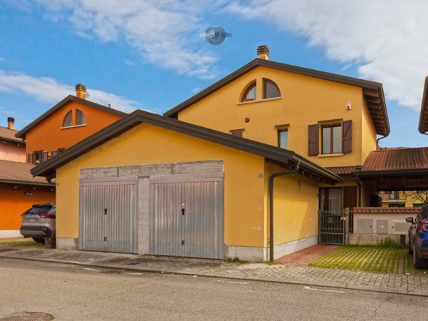 casa indipendente in vendita a Correggio