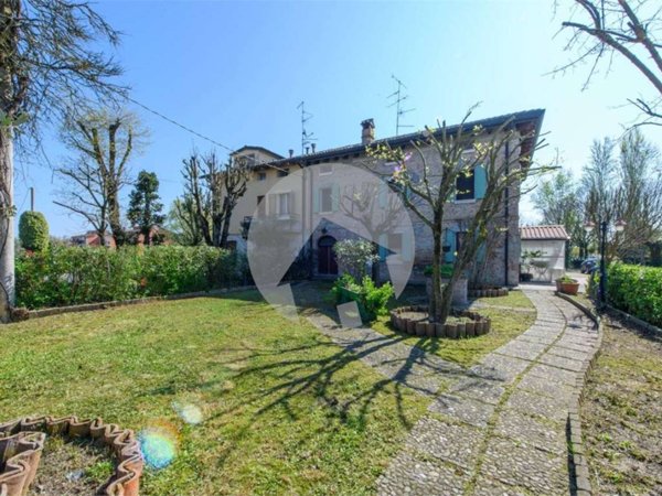 casa indipendente in vendita a Correggio