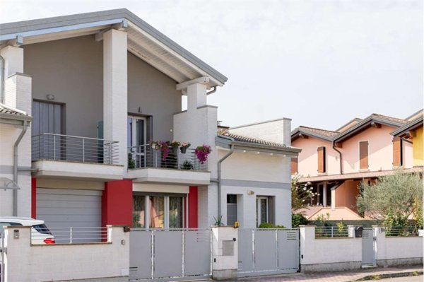 casa indipendente in vendita a Correggio in zona San Martino