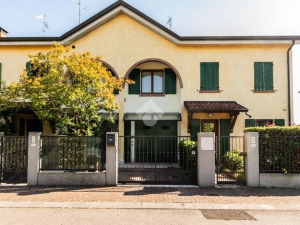 casa indipendente in vendita a Correggio in zona Mandrio
