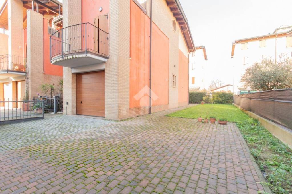casa indipendente in vendita a Correggio
