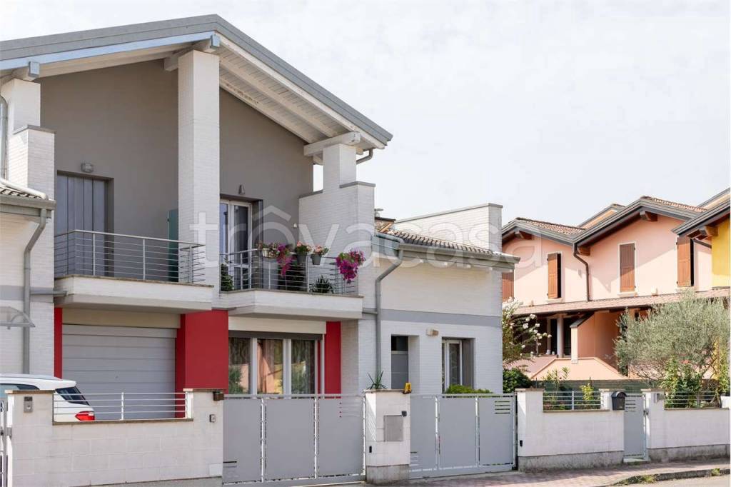 casa indipendente in vendita a Correggio in zona San Martino