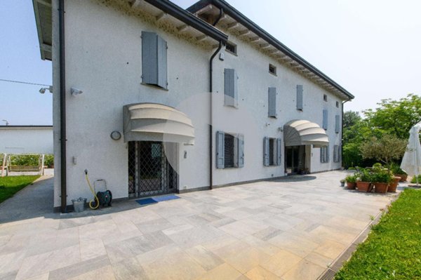 casa indipendente in vendita a Correggio