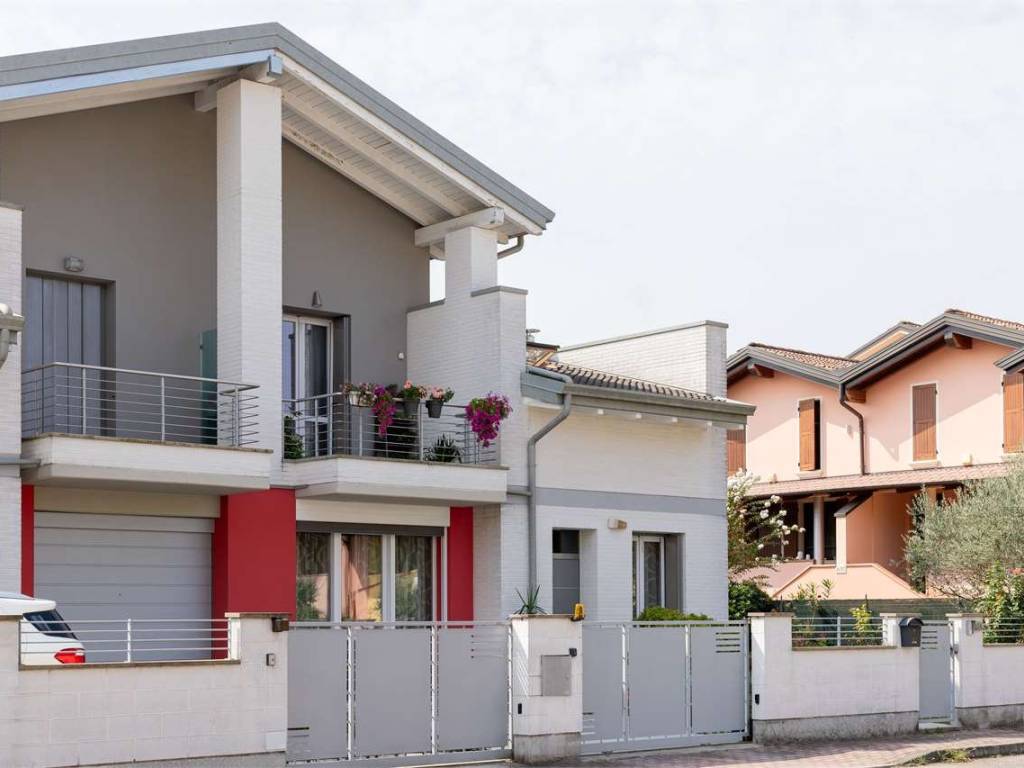 casa indipendente in vendita a Correggio