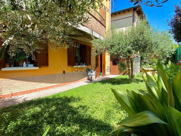 casa indipendente in vendita a Correggio