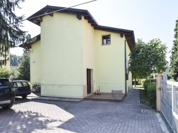 casa indipendente in vendita a Correggio in zona Fosdondo