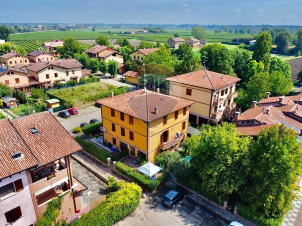 casa indipendente in vendita a Correggio