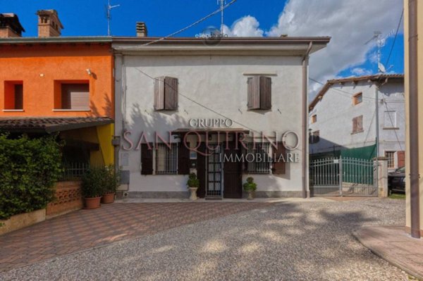 casa indipendente in vendita a Correggio in zona Budrio