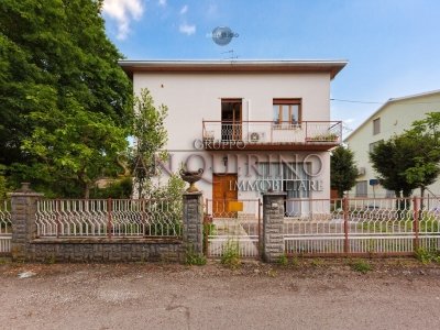 casa indipendente in vendita a Correggio