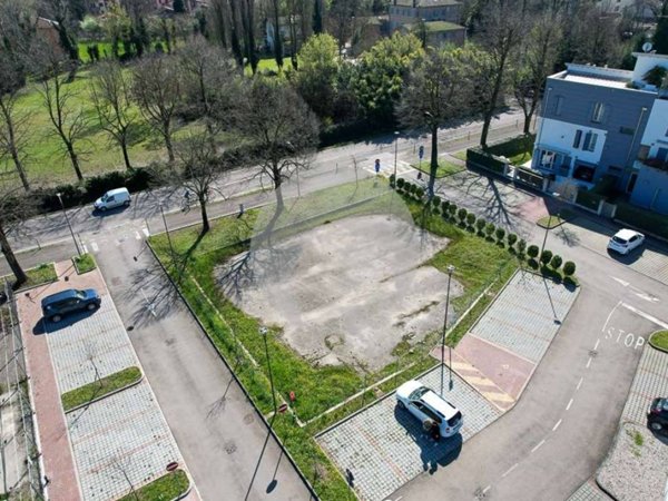 terreno edificabile in vendita a Correggio