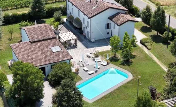 casa indipendente in vendita a Correggio in zona Mandrio