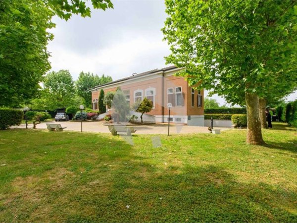 casa indipendente in vendita a Correggio