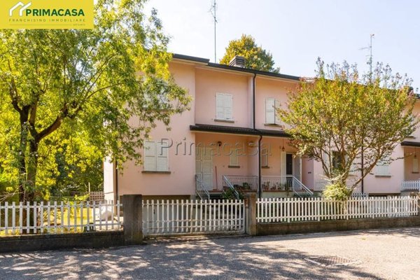 casa indipendente in vendita a Correggio