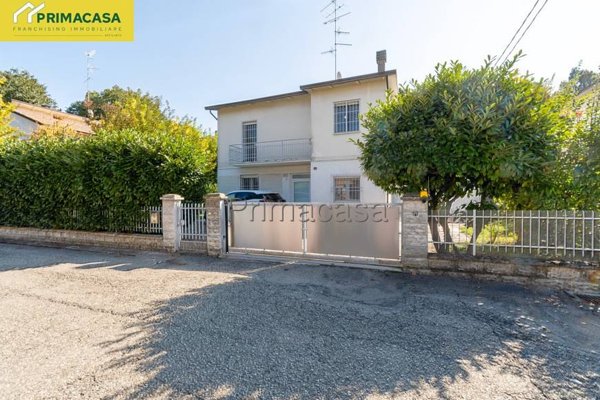 casa indipendente in vendita a Correggio
