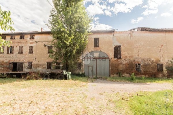 casale in vendita a Correggio in zona San Martino