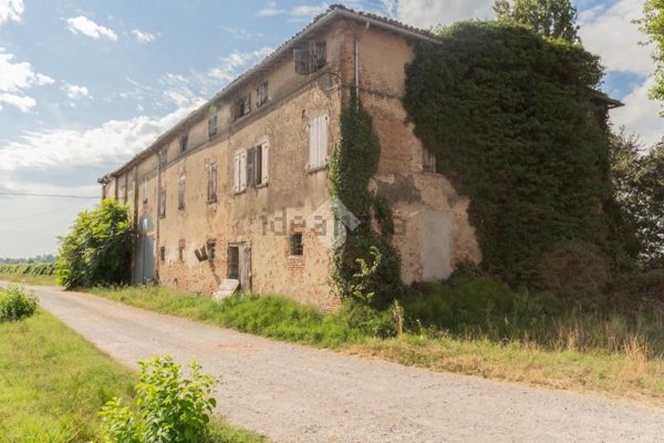 casale in vendita a Correggio in zona San Martino