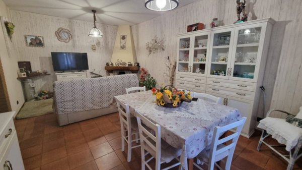 casa indipendente in vendita a Correggio