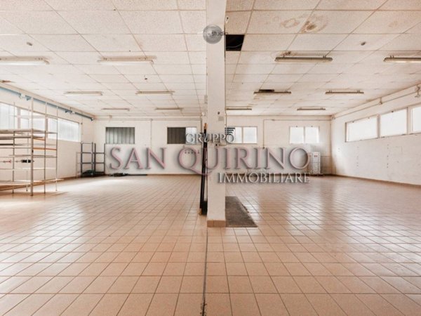 locale commerciale in vendita a Correggio