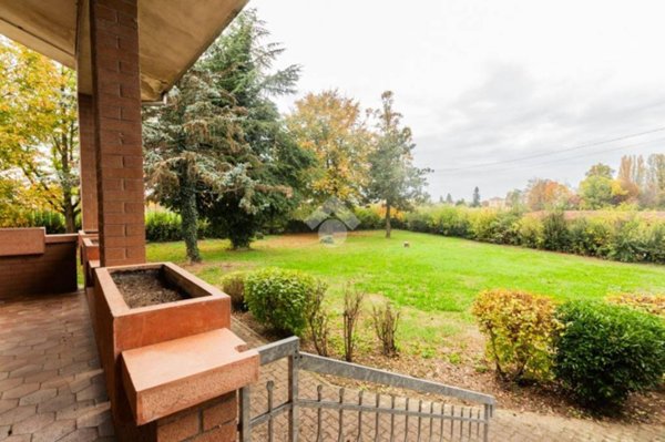 casa indipendente in vendita a Correggio in zona Mandrio