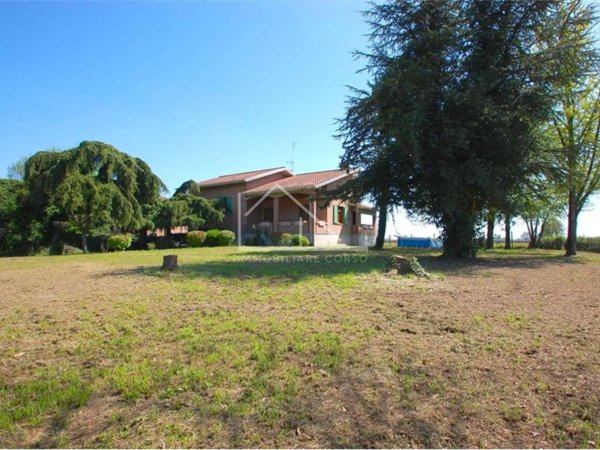 casa indipendente in vendita a Correggio in zona Mandrio