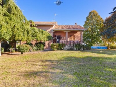 casa indipendente in vendita a Correggio in zona Mandrio