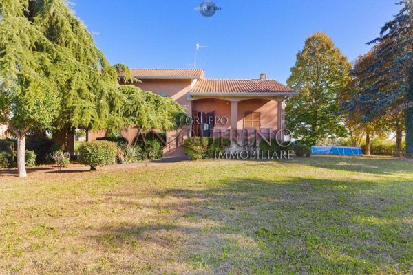 casa indipendente in vendita a Correggio in zona Mandrio