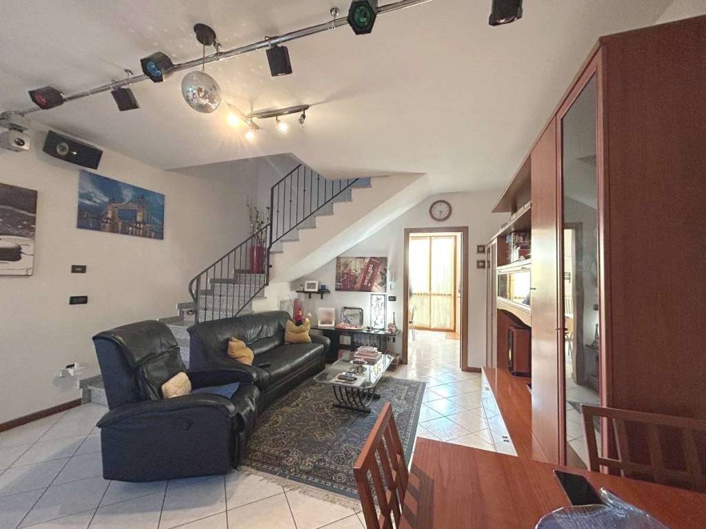 casa indipendente in vendita a Correggio