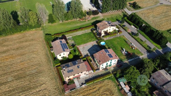 casa indipendente in vendita a Correggio