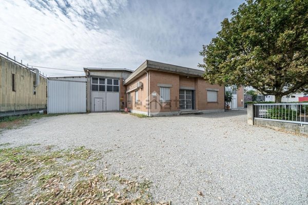 terreno edificabile in vendita a Correggio in zona Villaggio Industriale