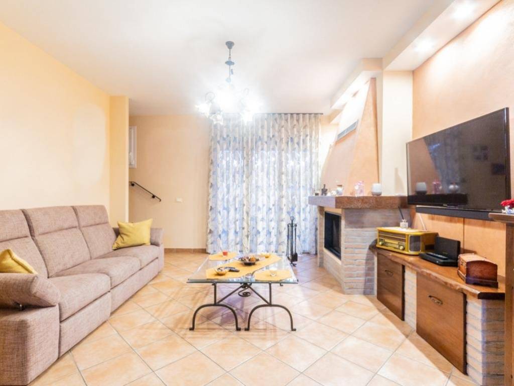 casa indipendente in vendita a Correggio in zona Budrio