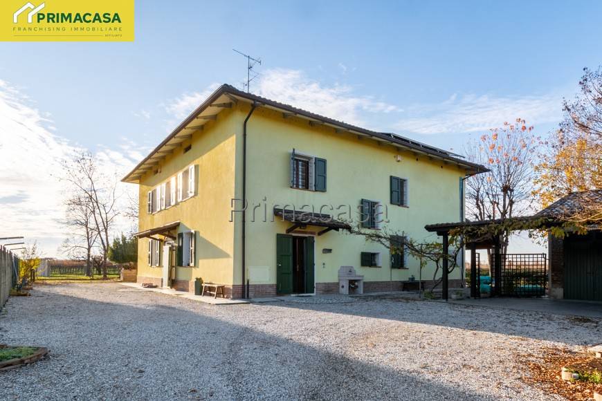 casa indipendente in vendita a Correggio in zona Fosdondo