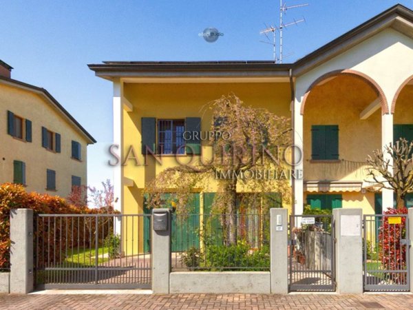 casa indipendente in vendita a Correggio in zona Mandrio